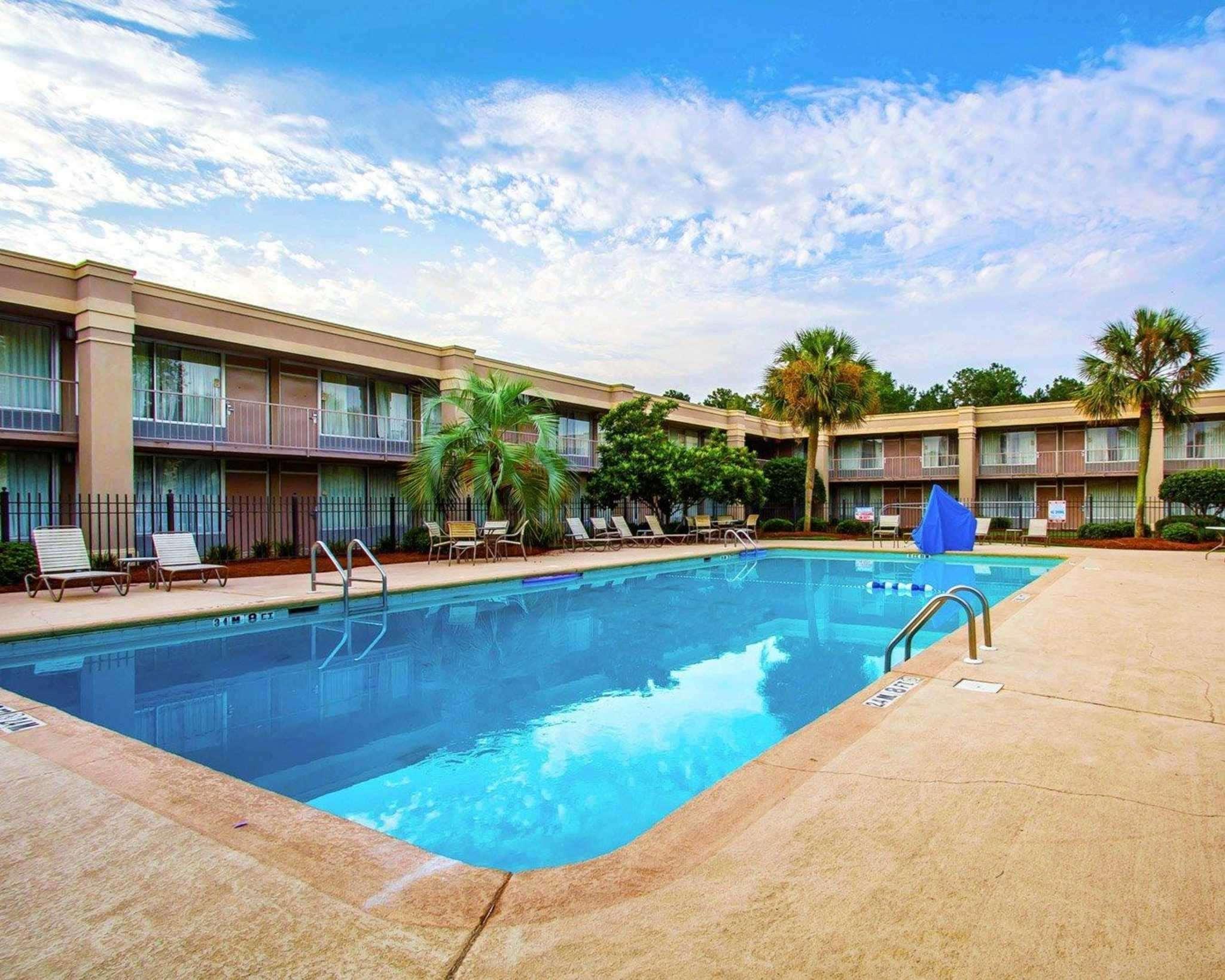 Clarion Inn & Suites Dothan South Kültér fotó