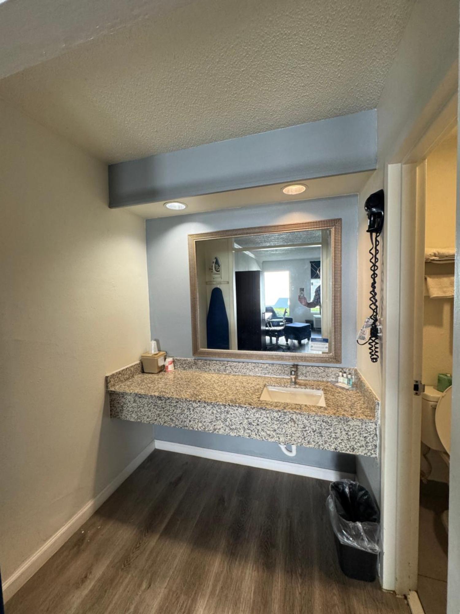 Clarion Inn & Suites Dothan South Kültér fotó