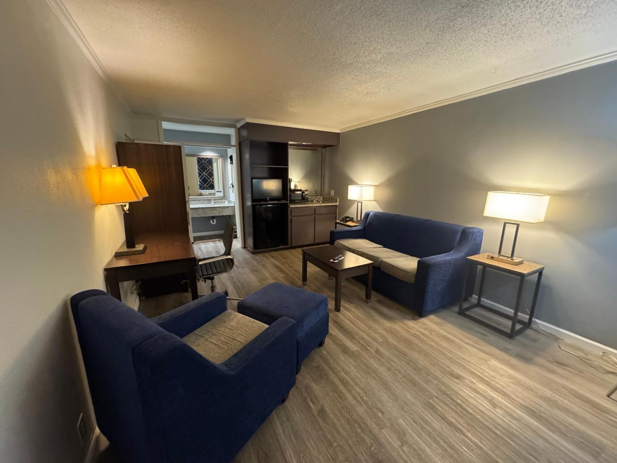 Clarion Inn & Suites Dothan South Kültér fotó