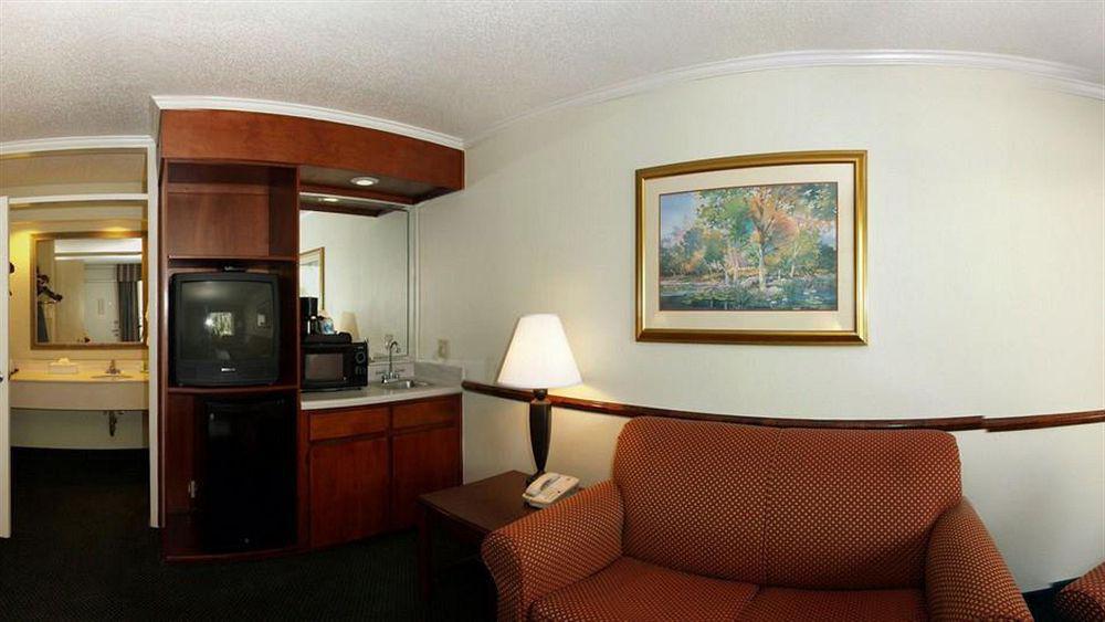 Clarion Inn & Suites Dothan South Kültér fotó